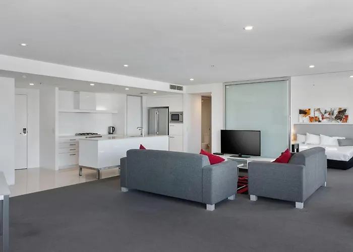 Luxury 3 Bedroom Apartment With Ocean Views - Coast Hm